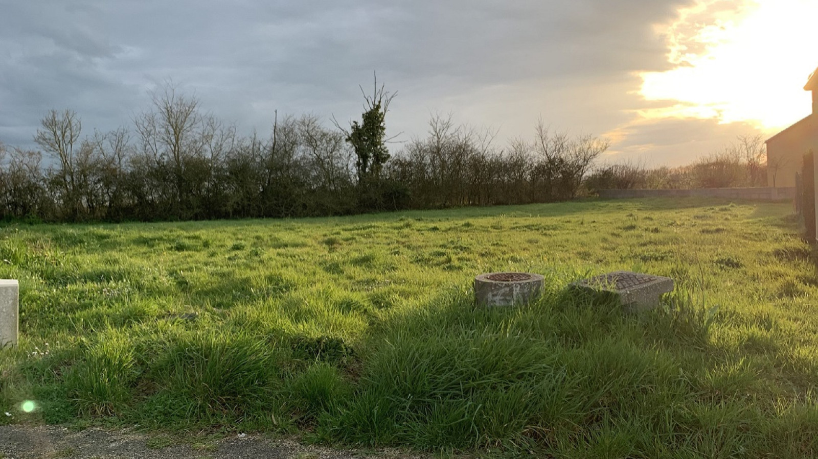 Terrain constructible de 1684m2 à Saint-Laurent-Médoc