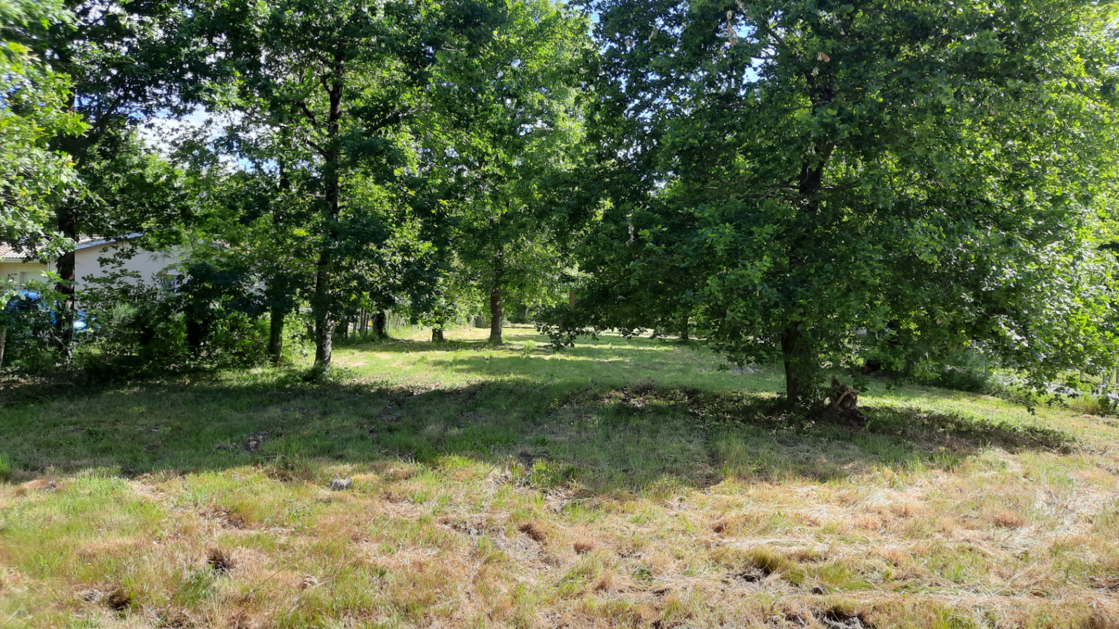 Terrain constructible de 949m2 à Verdelais