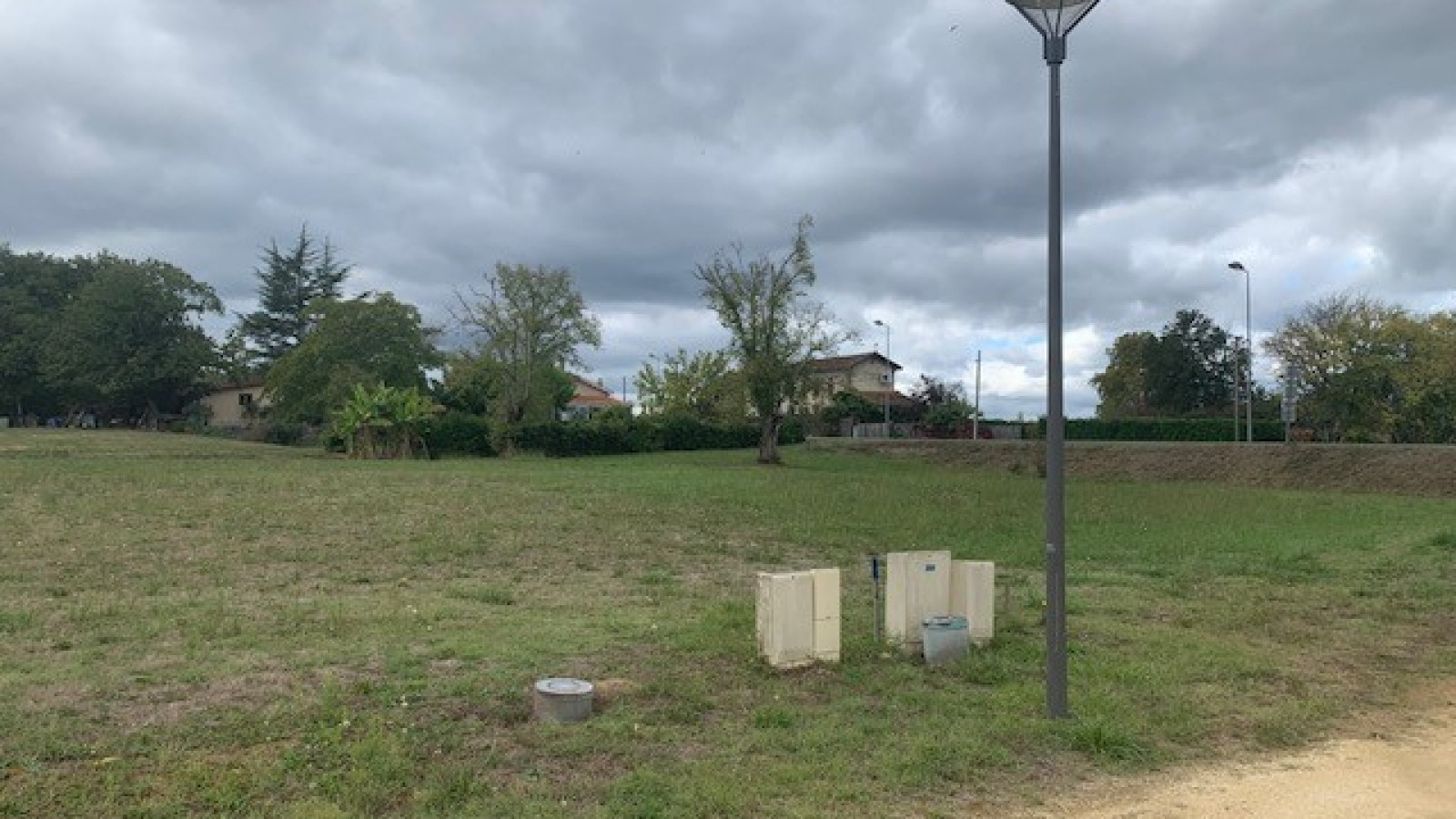 Terrain constructible de 700m2 à Haut-Mauco