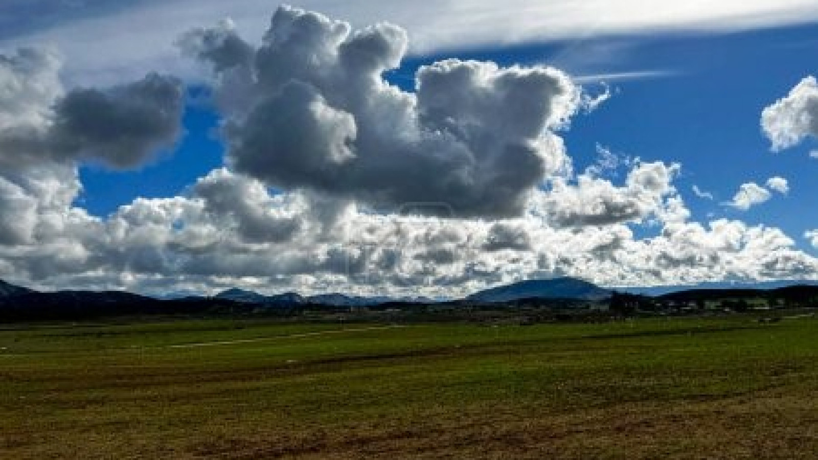 Terrain constructible de 600m2 à Montussan