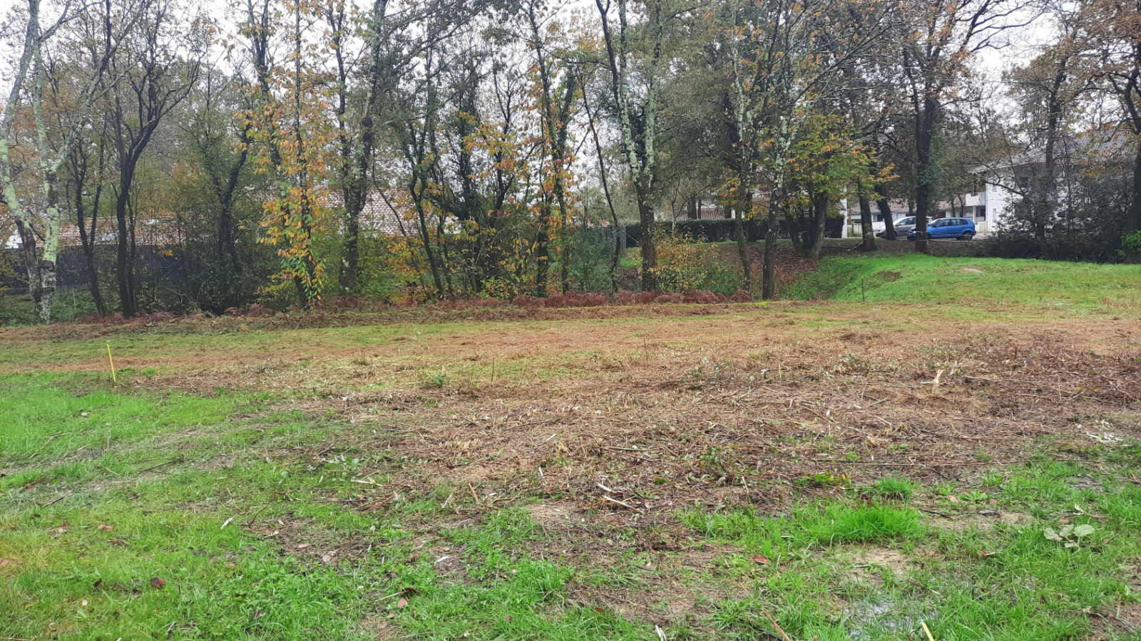 Terrain constructible de 550m2 à Saugnac-et-Cambran