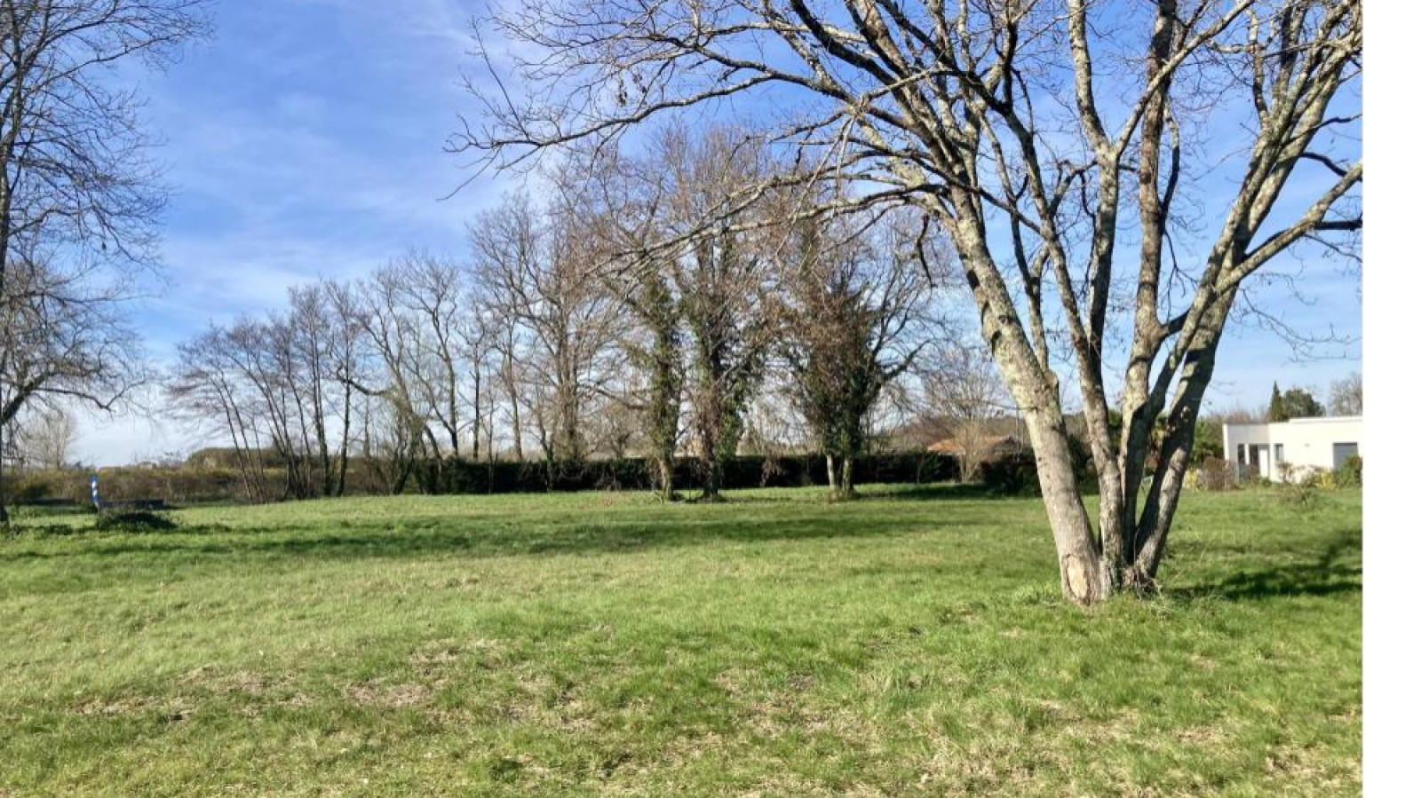 Terrain constructible de 675m2 à Saint-Caprais-de-Bordeaux